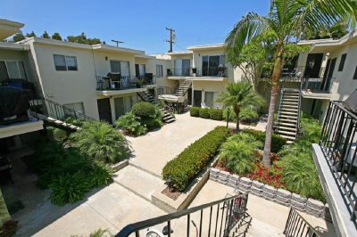 PhotoELF Edits:2011:04:30 — Resized